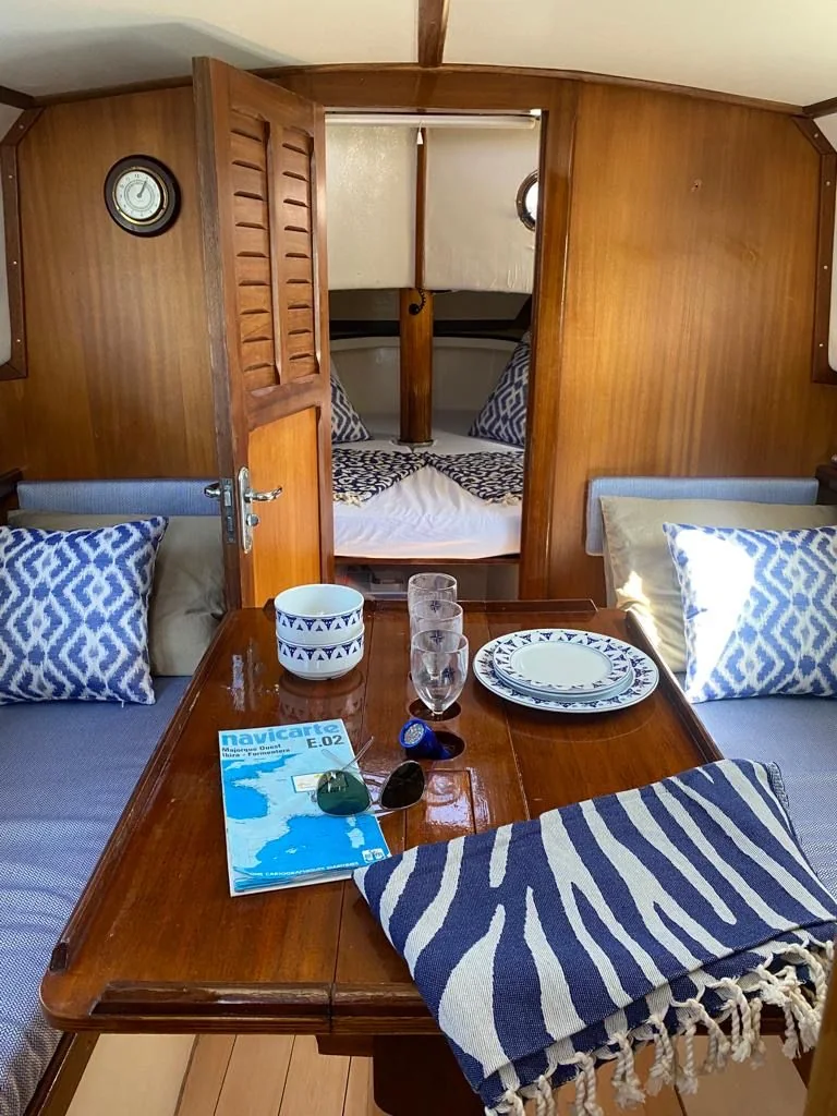 Refurbished saloon and forward berth